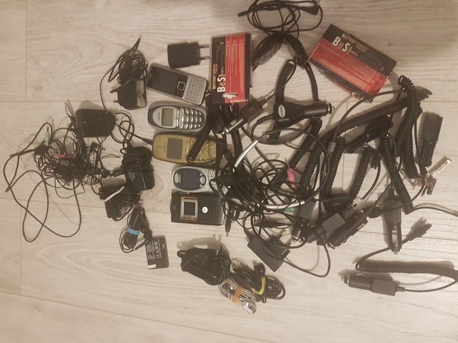 Akcesoria stare telefony GSM retro