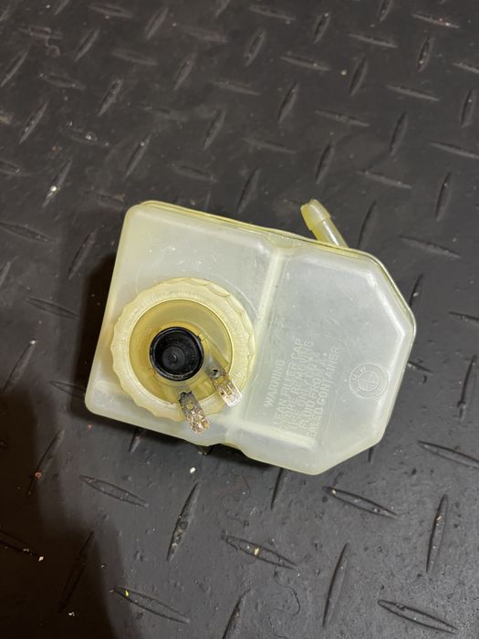 Zbiorniczek hamulcowy płynu hamulcowego BMW E30 E24 E28 E23 super stan