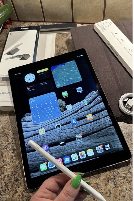 Tablet iPad Apple PRO 12.9” — NOWY RYSIK - PROCREATE