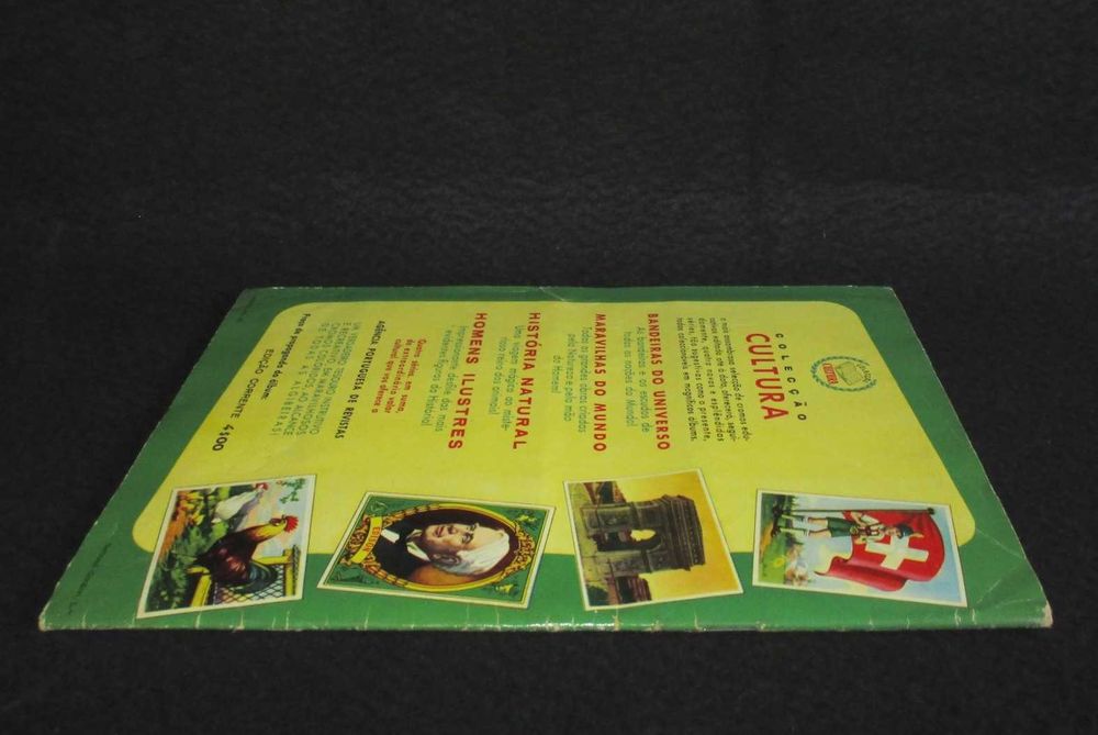 Caderneta ​Completa de Cromos Bandeiras do Universo​ 1957