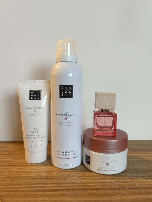 Rituals sakura perfumy balsam scrub pianka