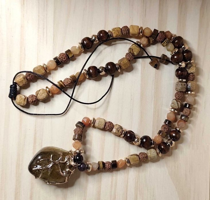 Naszyjnik z kamieni naturalnych z zawieszką Tygrysiego Oka