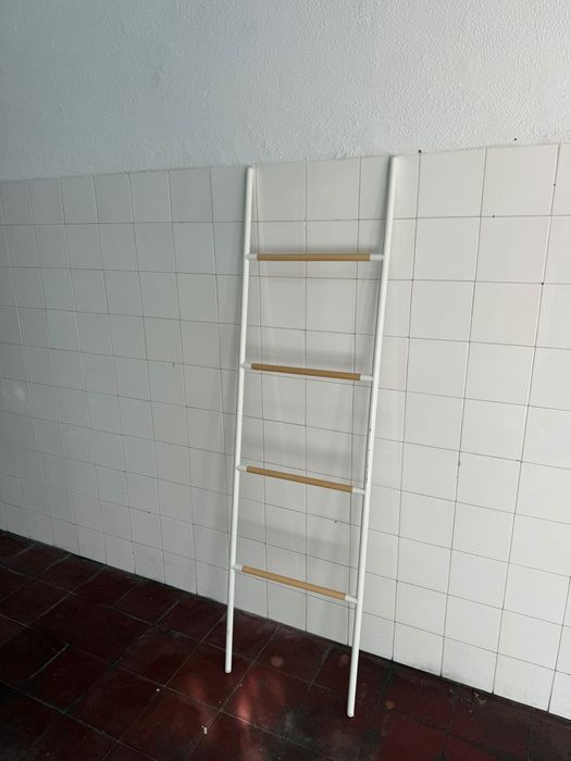 Toalheiro - escada - Leroy Merlin