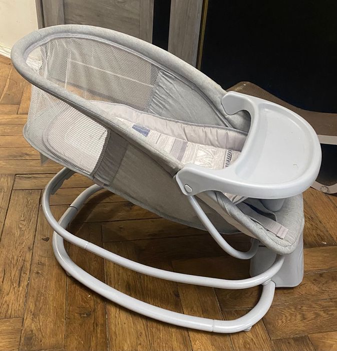 Крісло-качалка-шезлонг з електро-заколісуванням Mastela