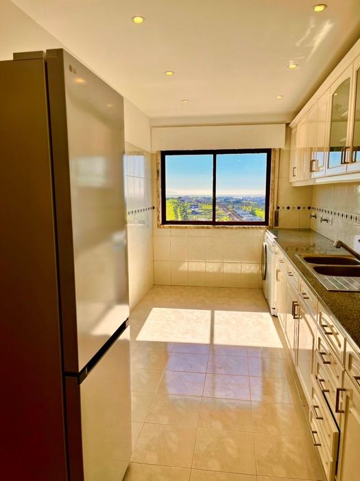 T2 Renovado | Vista Mar & Golfe  | 9.º Andar | Junto ao Taguspark