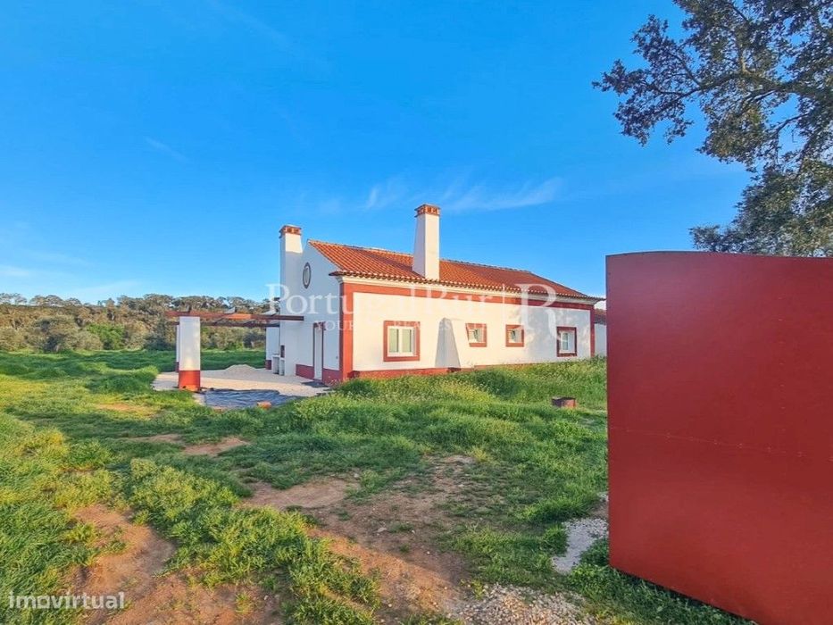 Monte Alentejano T4 com 8.875m2 em Santiago do Cacém