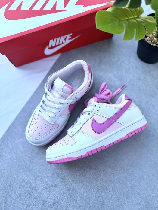 Кросівки Nike Dunk Low Triple Pink , + рожева шнурівка