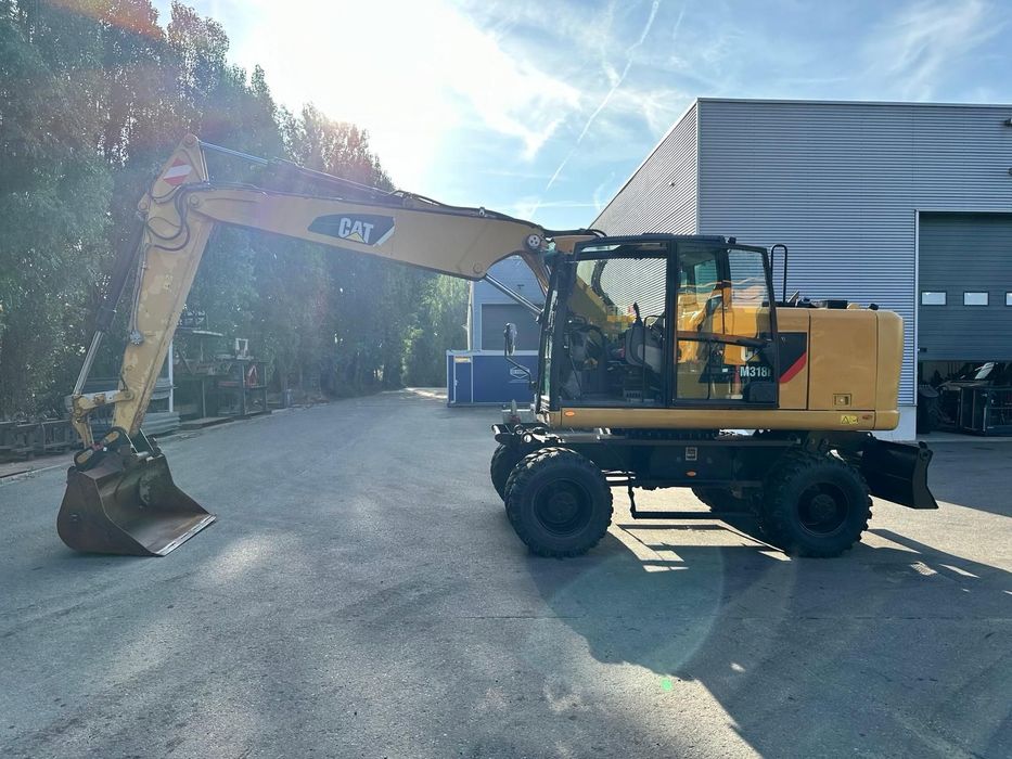 Caterpillar M318F  CAT M318F – 2015 r. – 6 045 mth