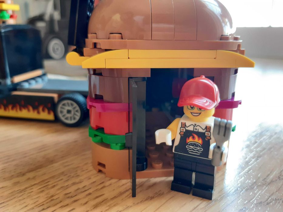 LEGO City 60404 - Camião de Hambúrgueres