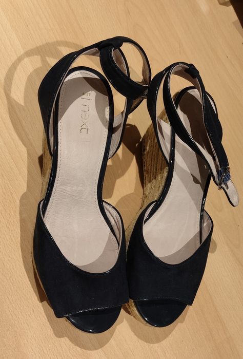Buty damskie na koturnie 37