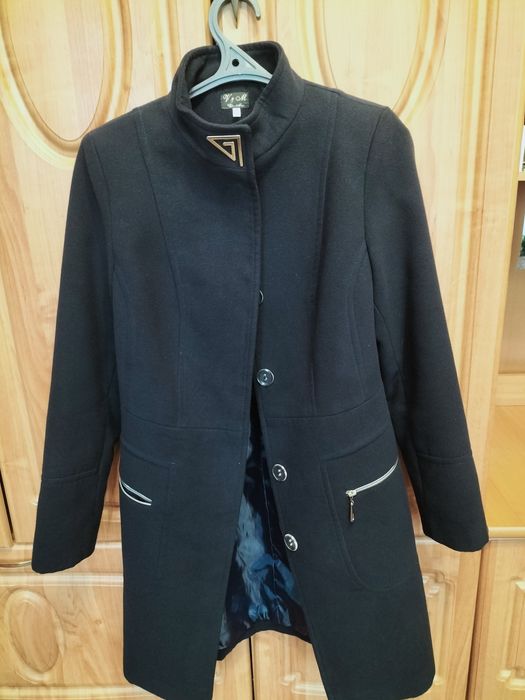 Продам жіноче пальто розмір 46