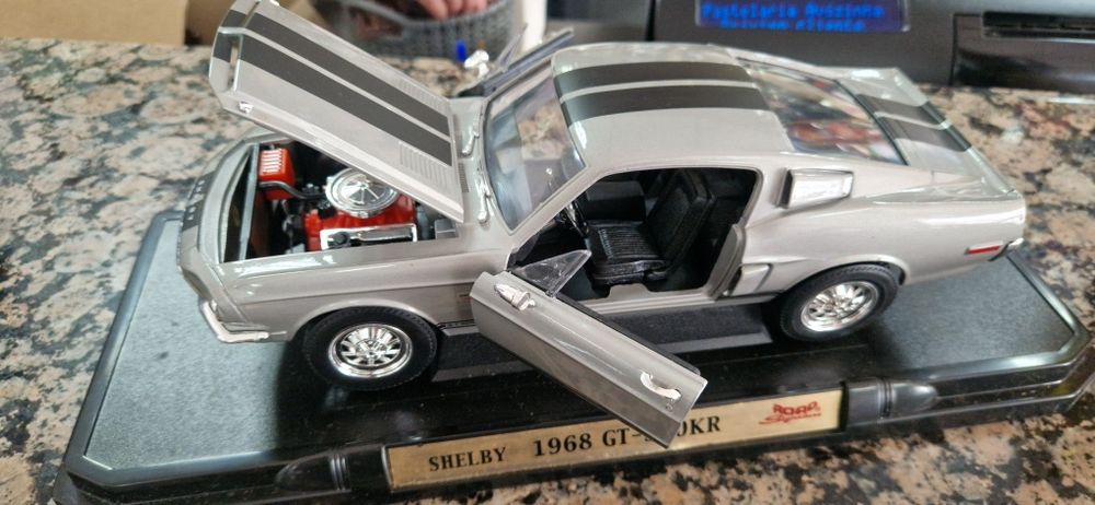 Shelby gt-500KR 1:18