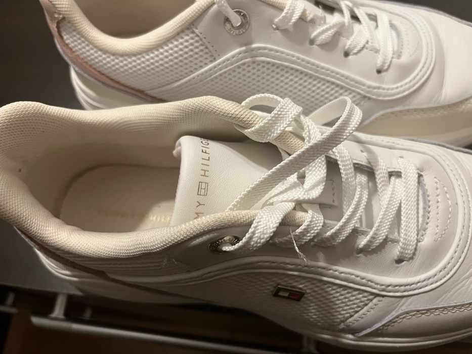 Sapatilhas Tommy Hilfiger como novas