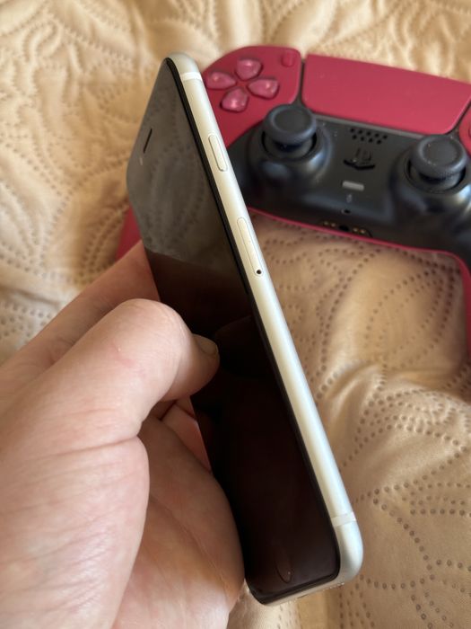 iPhone SE 2022 (3) 128Gb Neverlock