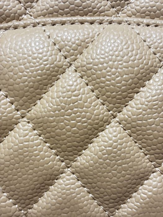 Жіноча сумка Chanel Classic  з бежевої шкіри