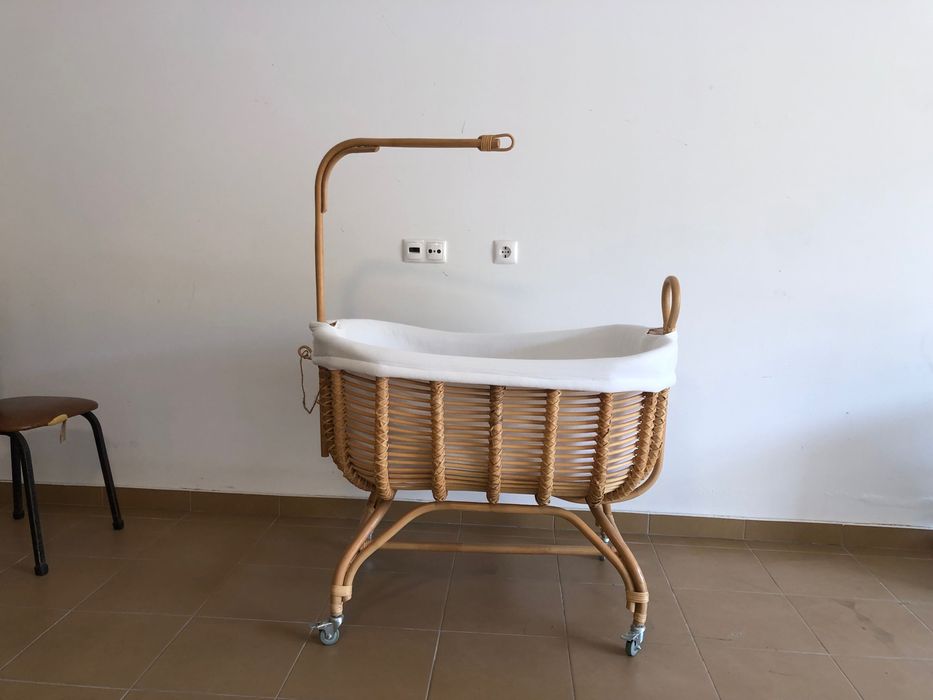 Berço + colchão e acessórios