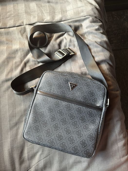 Чоловіча сумка Guess