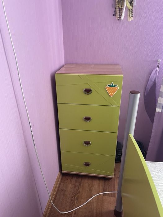 Комплект дитячих меблів