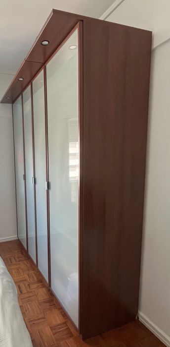 Recheio de Casa/Móveis/TV/Sofás 1,2,3 lugares/Roupeiros/mesa 6 lugares/mesa 4 lugares c cadeiras/ mesa e cadeira escritório/ tapete/luminárias