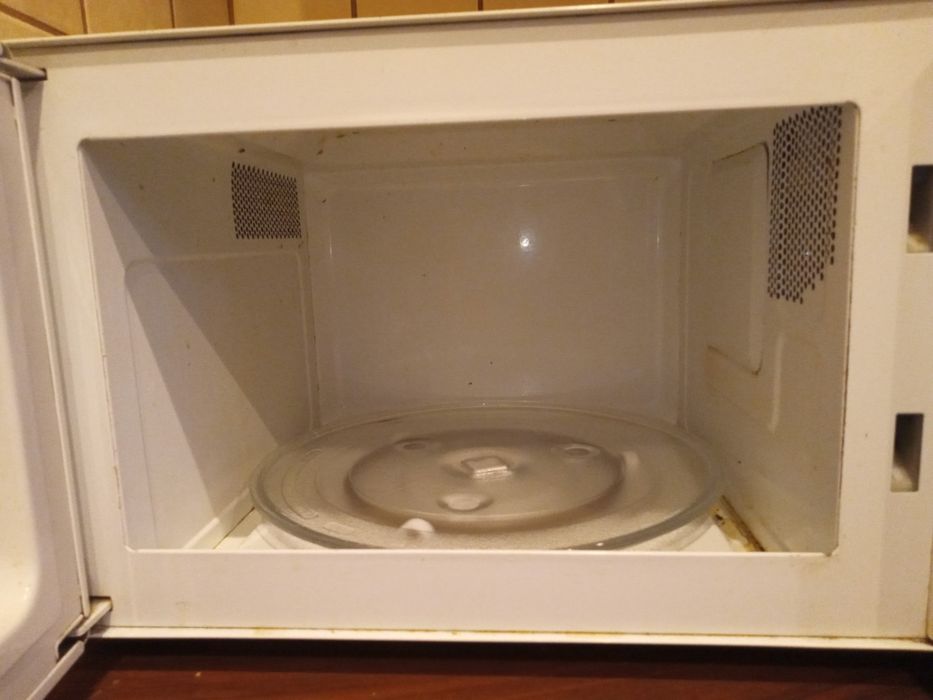 Kuchenka mikrofalowa Hugin 1300 W