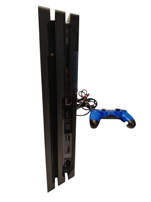KONSOLA PS4 PRO 1TB / 6 gier / 2 pady / okablowanie