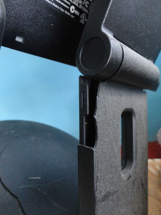 Монітор NEC неробочий.