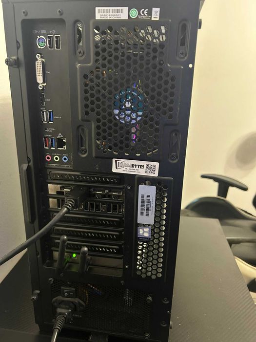 Gaming pc 4060ti Ryzen 7 5700x 8-core processor