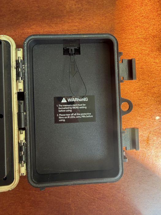Fotopułapka REDLEAF RF06 z kompletem akumulatorów i karta pamięci 32gb