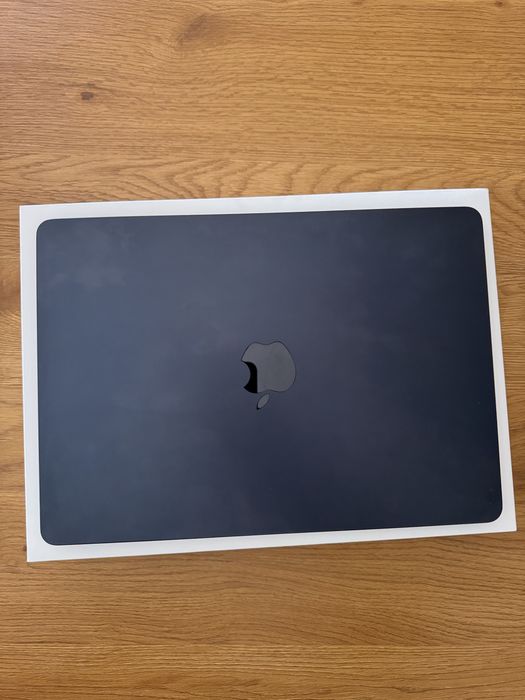 Macbook Air M2 8GB 256SSD
