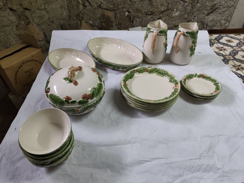 Conjunto de loiça antigo