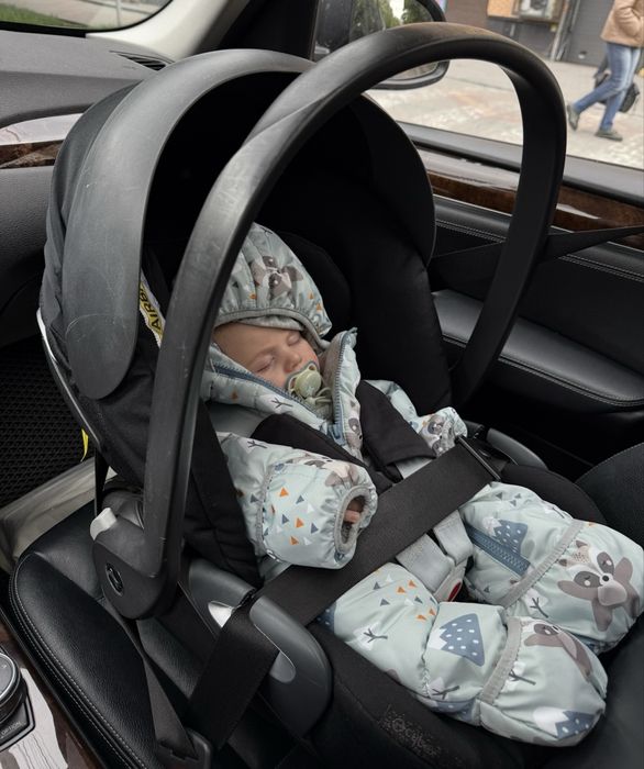 автолюлька cybex cloud z i-size з базою isofix