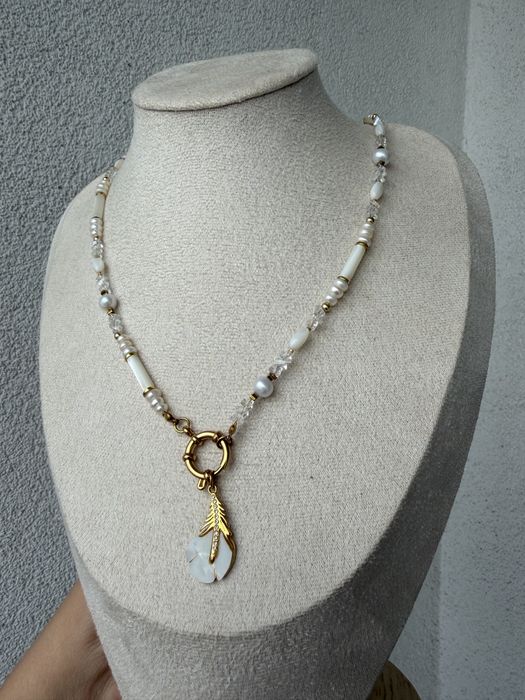 Naszyjnik handmade z naturalnych pereł i masy perlłowej