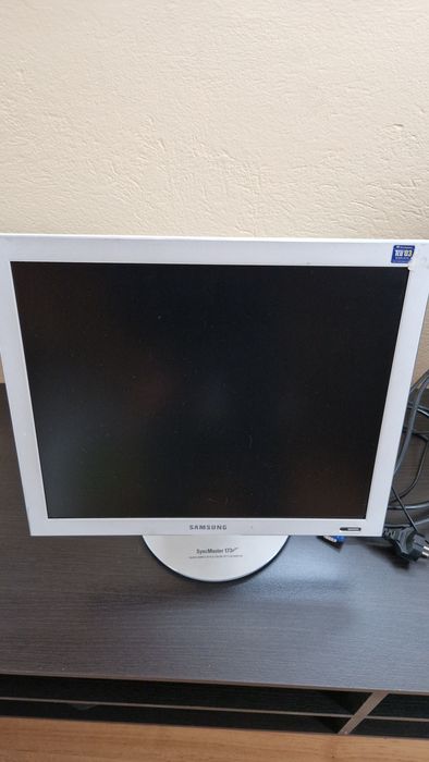 Monitor Samsung SyncMaster 173p+