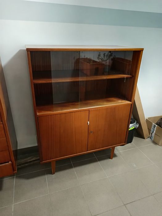 Retro witryna biblioteczka z przesuwnymi szybami  Klasyk Designu PRL