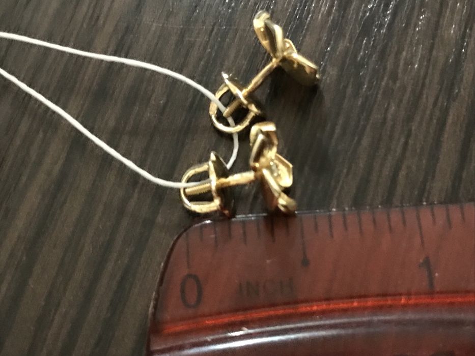 Дёшево новые золотые серьги с бриллиантами в желтом золоте 585 пр.