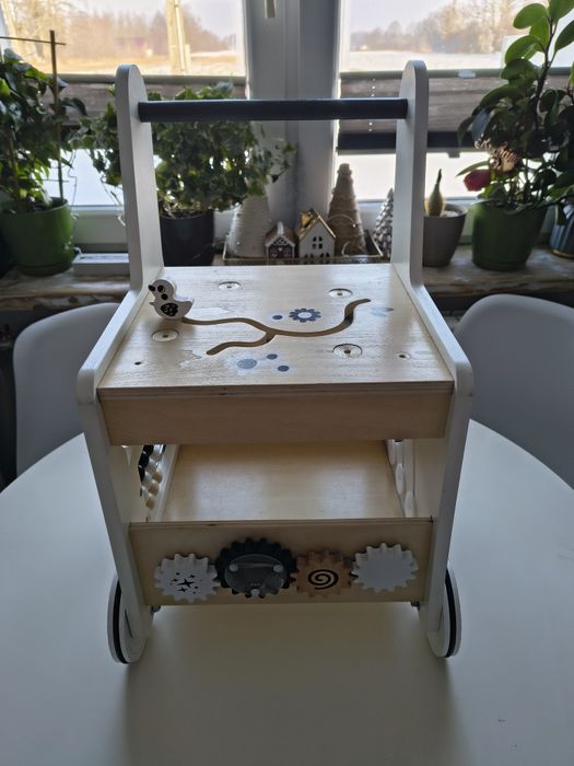 Pchacz drewniany kostka montessori Mamabrum