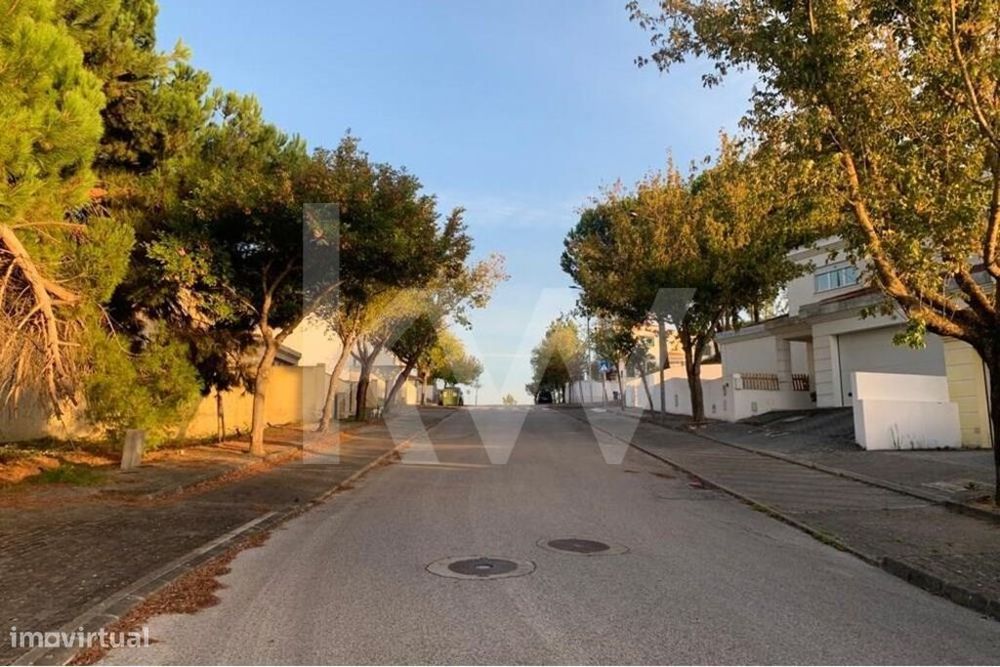 Vende-se Terreno Urbano no Entroncamento