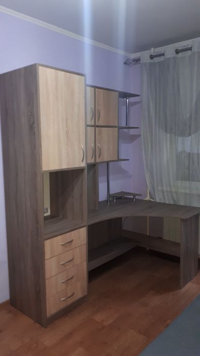 Стіл офісний/письмовий/для підлітка