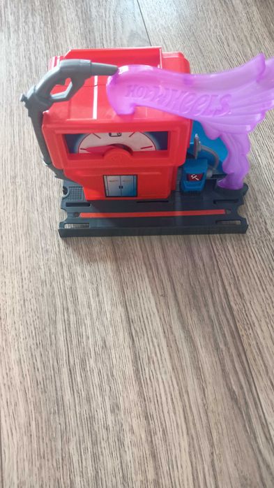 Stacja paliw Hot wheels