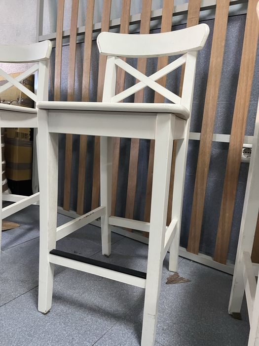Vendo 3 cadeiras e 1 banco altos IKEA - valor para conjunto
