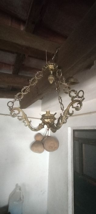 Par de candeeiros de teto para recuperar