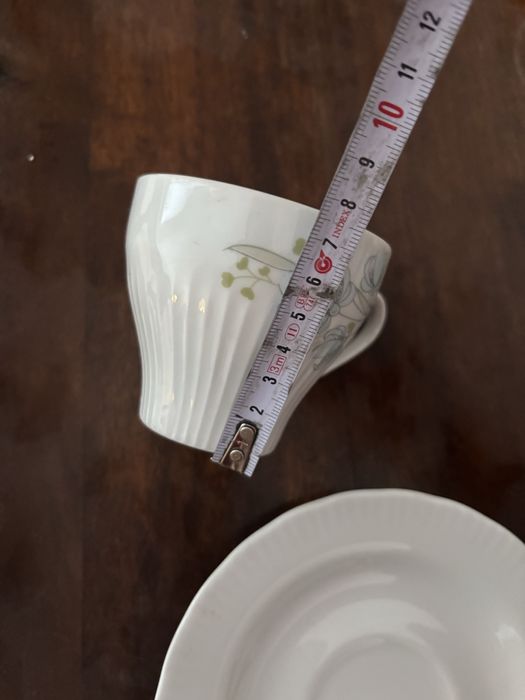 Чайний сервіз з квітковим декором, білий фарфор, б/в