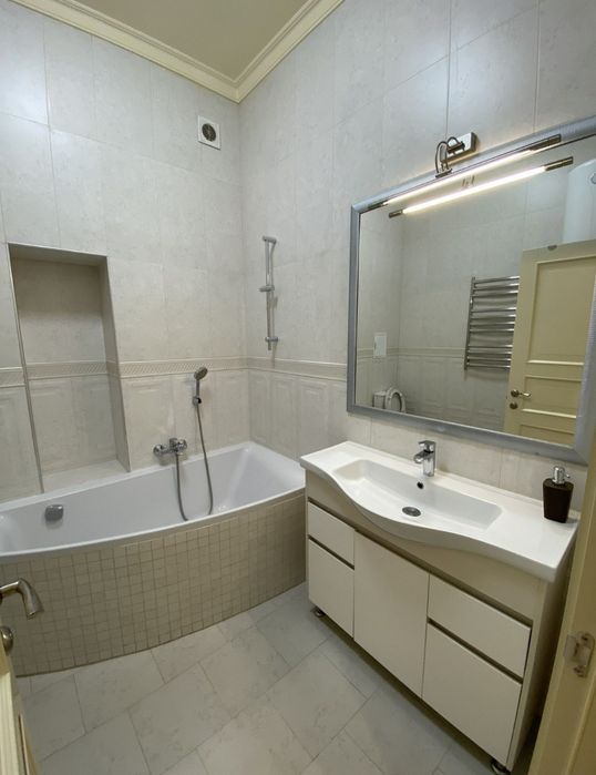 Сдам квартиру в ЖК"Сабанский"/парк Шевченко. Ланжерон. Гардеробная