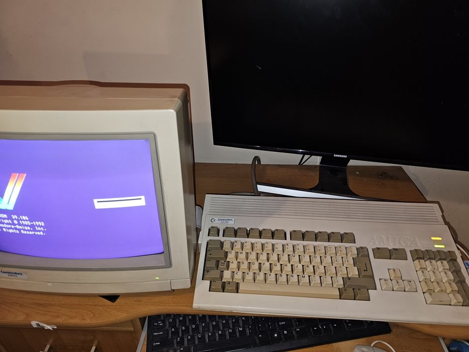 Monitor Commodore 1084s