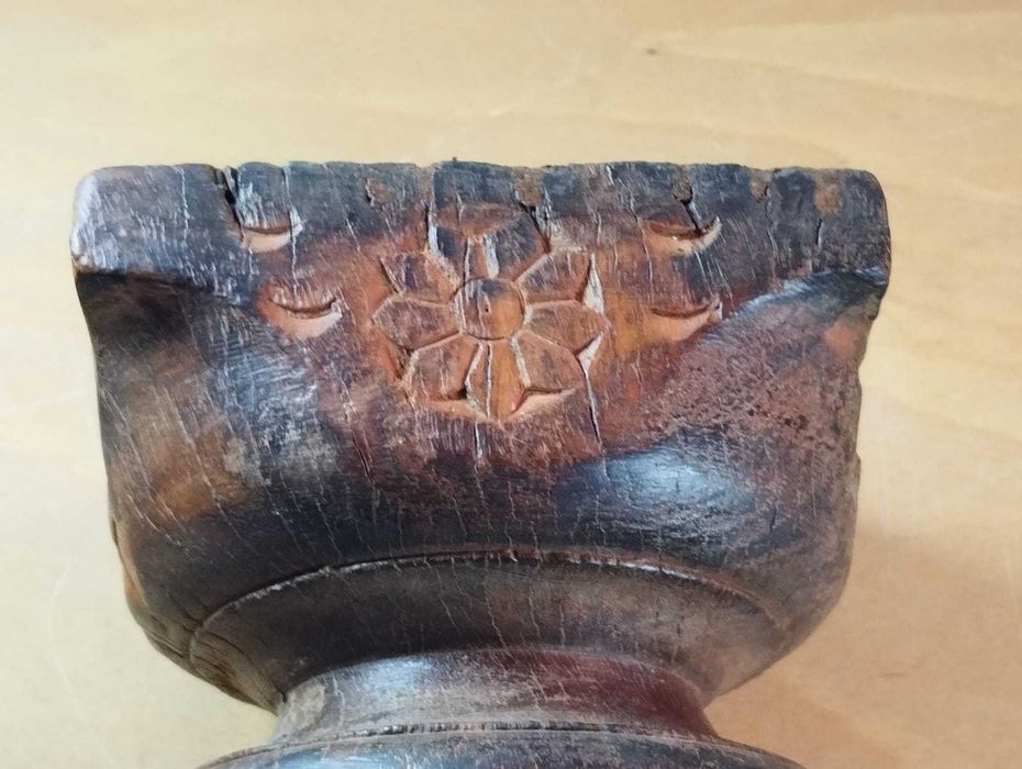 Castiçal / Porta Velas em Madeira Antigo