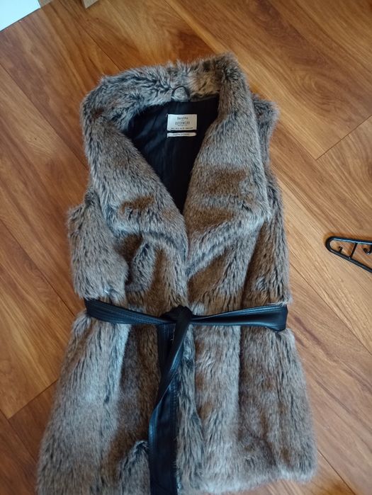 Kamizelka bezrękawnik futerko Bershka S