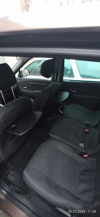 Рено сценік 3.  2009 року. 7 місний.тел: