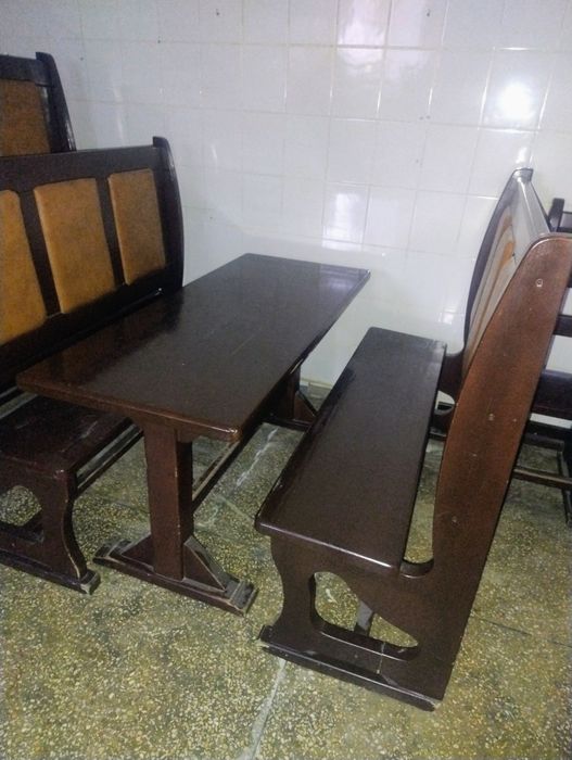 Продам стіл з лавками дерево