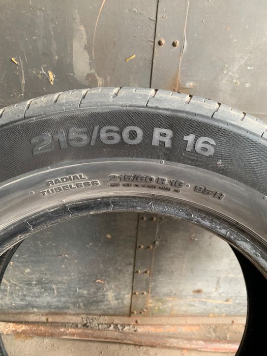 Шини автомобільні , пара, вживані в хорошому стані