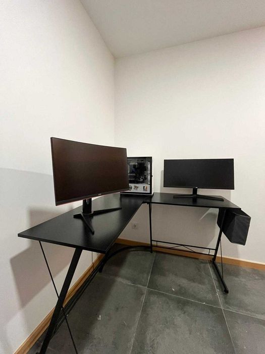Secretária Gaming de Canto Moderna - 1,35m x 1,00m